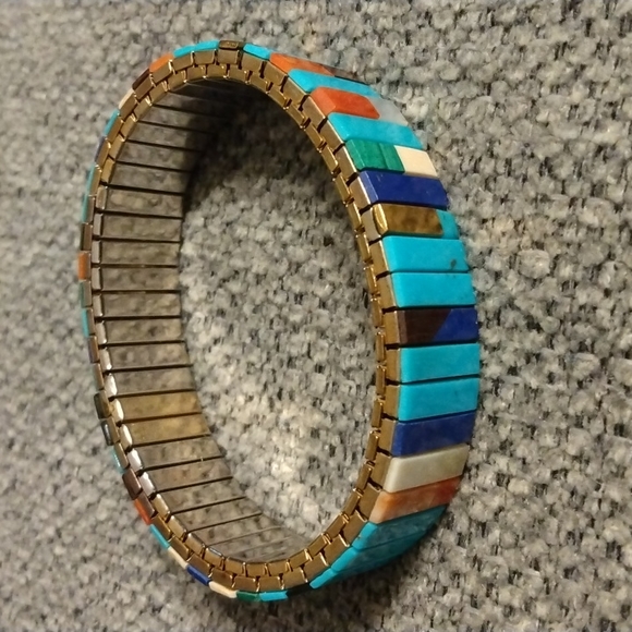 Jewelry - Vintage Multicolor stone stretch bracelet